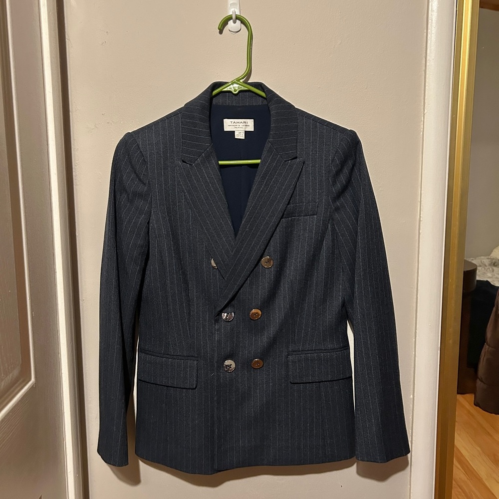 Tahari Arther S. Levine Petite Navy Blue Pinstripe Suit Blazer Jacket